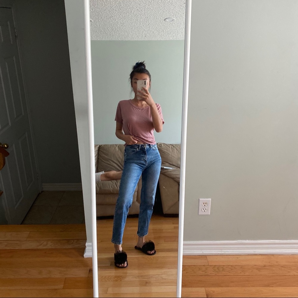 BRANDY MELVILLE pink tshirt